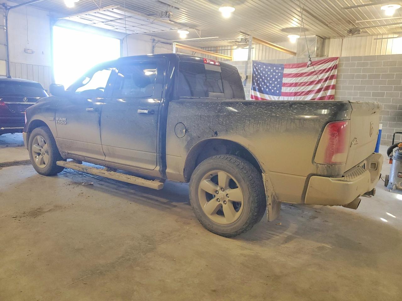 2016 RAM 1500 SLT photo 4