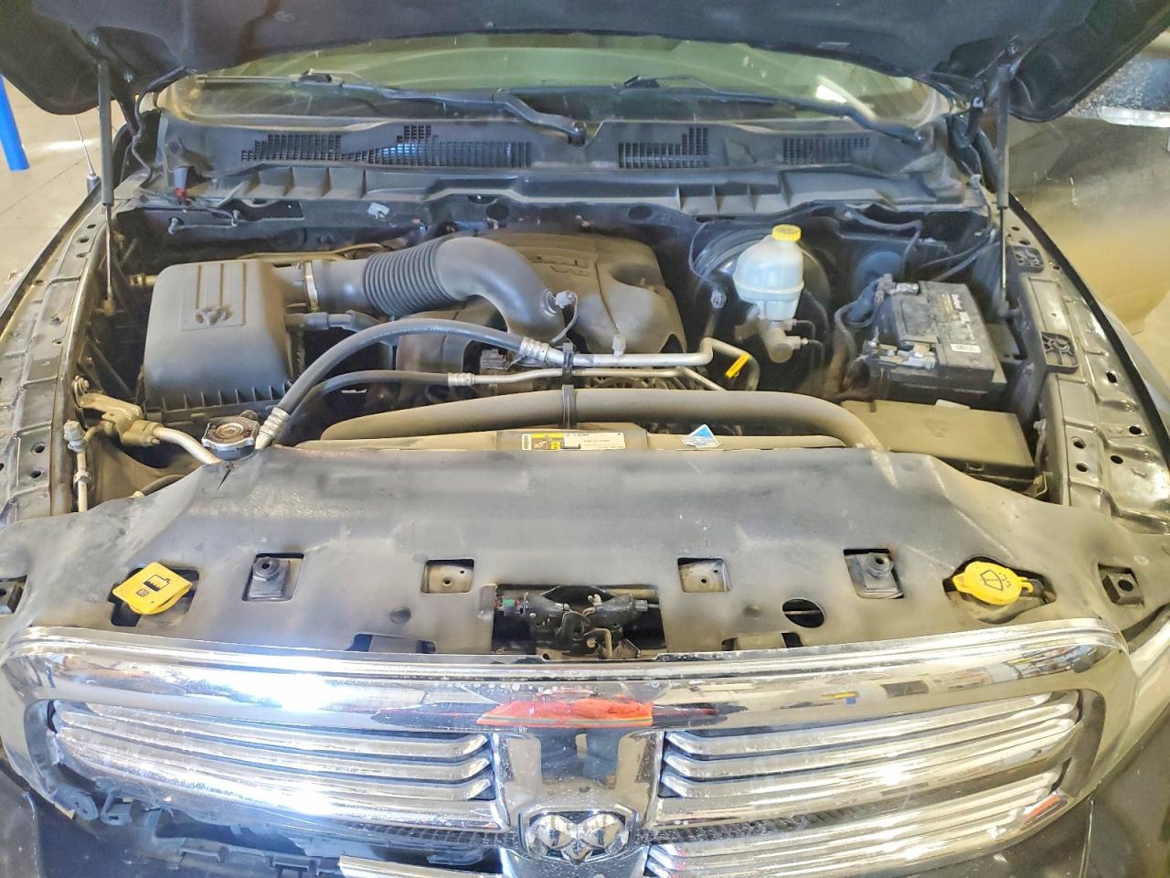 2016 RAM 1500 SLT photo 31