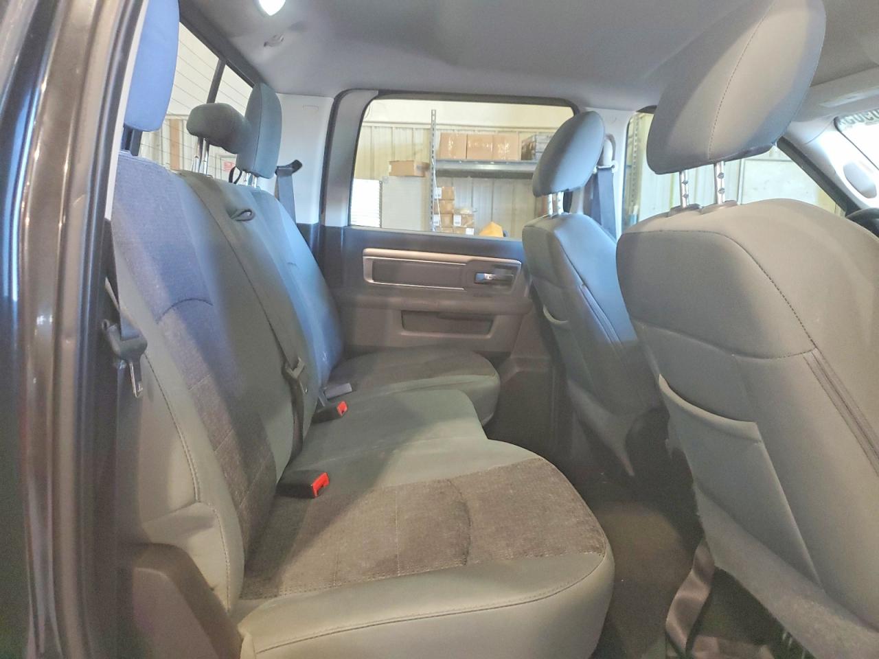 2016 RAM 1500 SLT photo 28