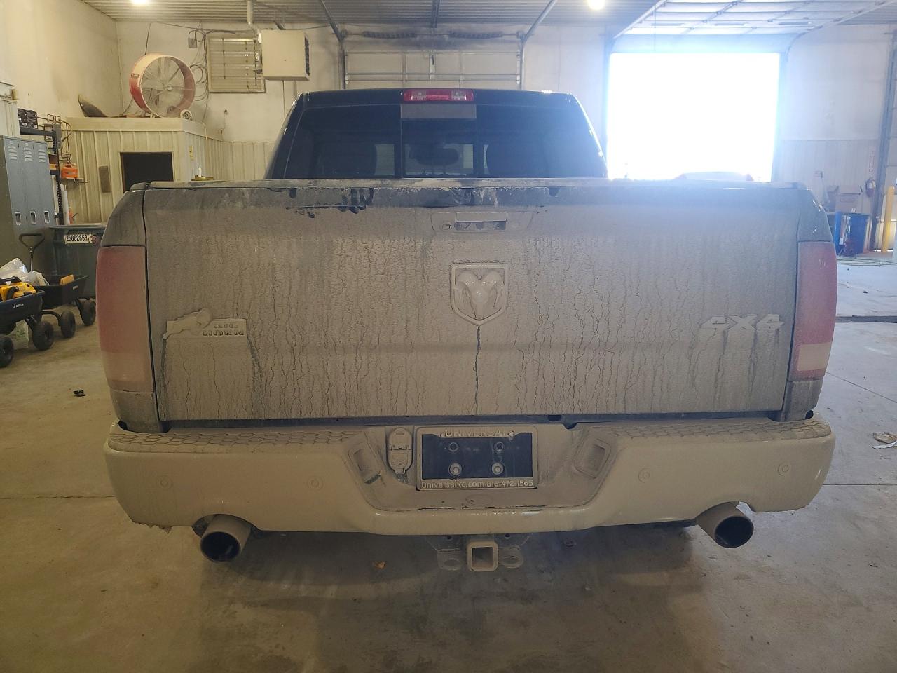 2016 RAM 1500 SLT photo 16