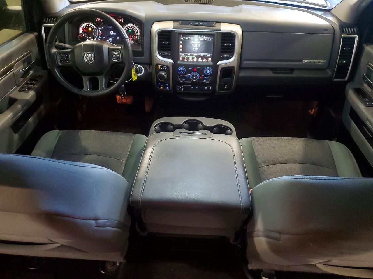 2016 RAM 1500 SLT photo 22