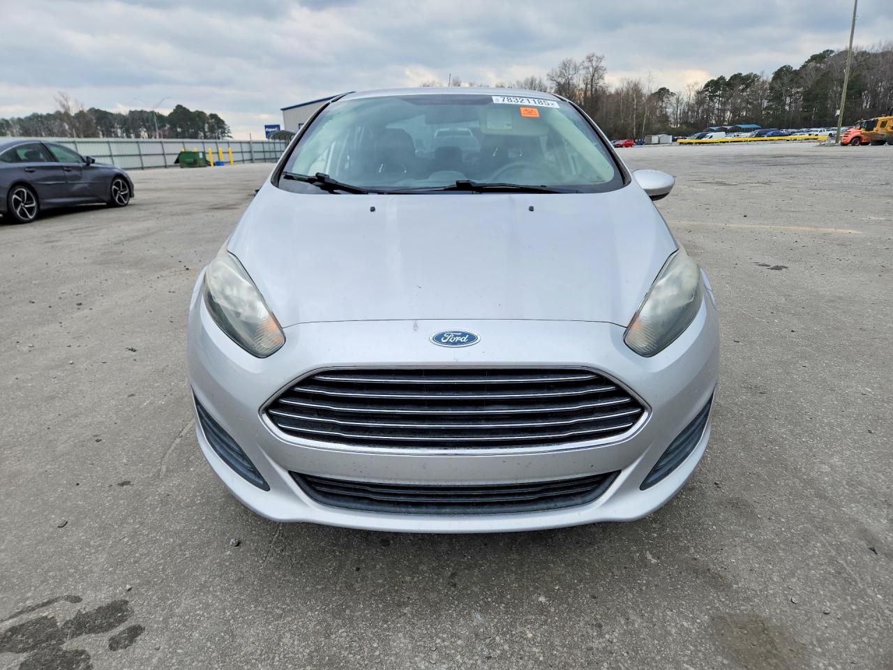 2018 FORD FIESTA SE photo 9