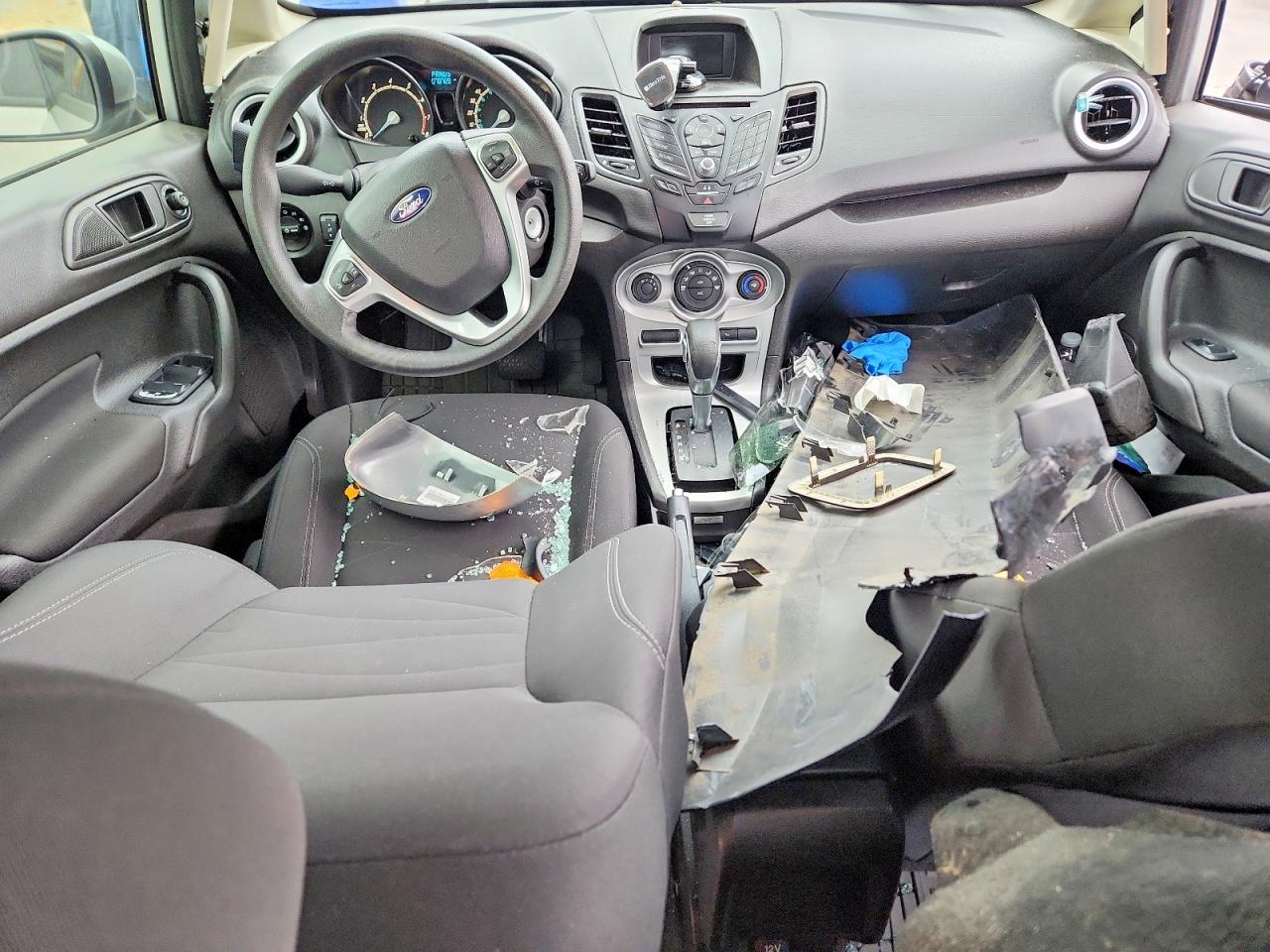 2018 FORD FIESTA SE photo 15