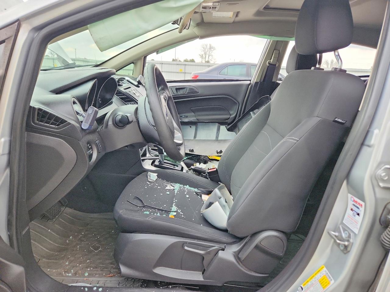 2018 FORD FIESTA SE photo 13