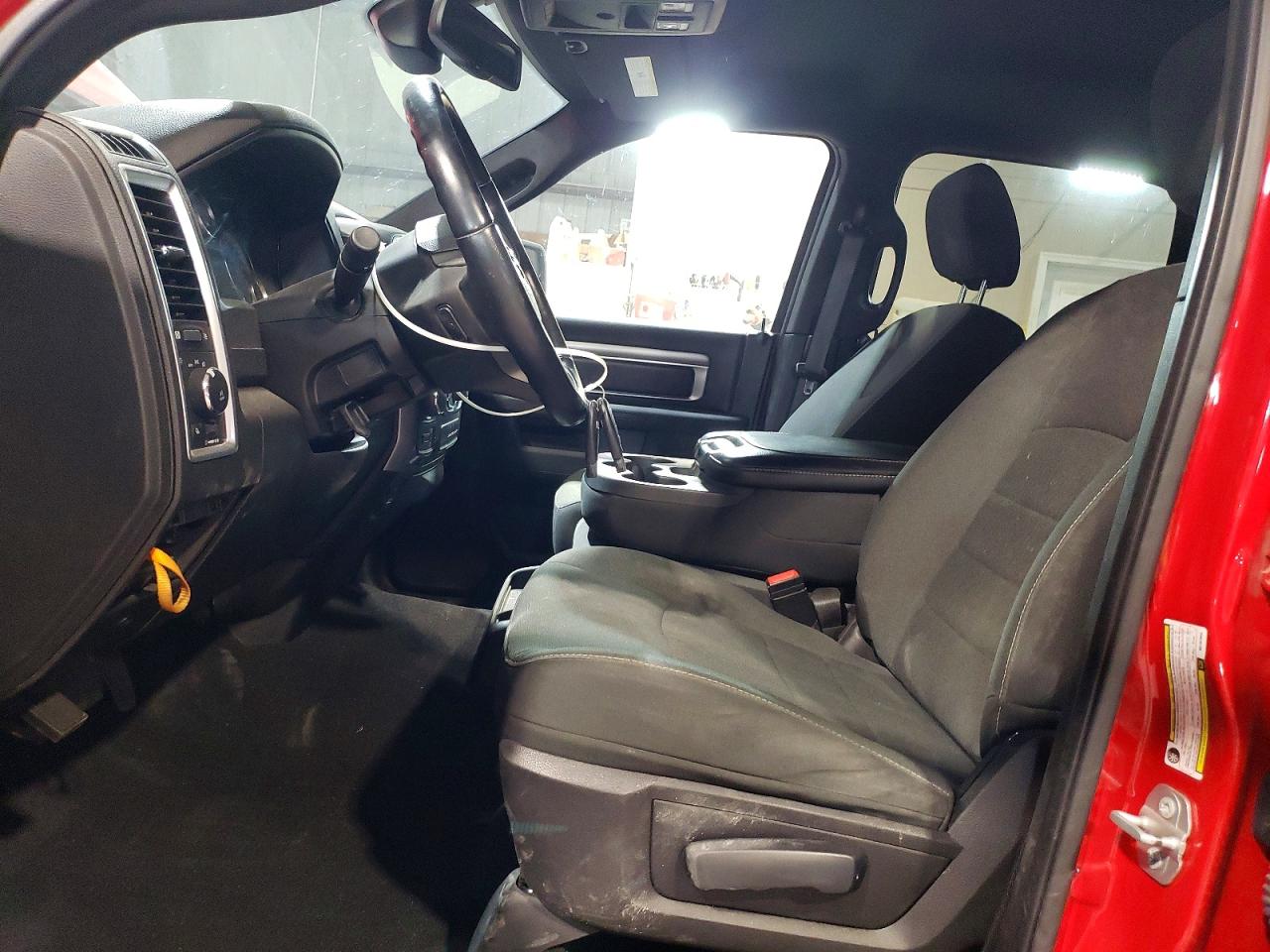 2022 RAM 1500 CLASSIC SLT photo 19