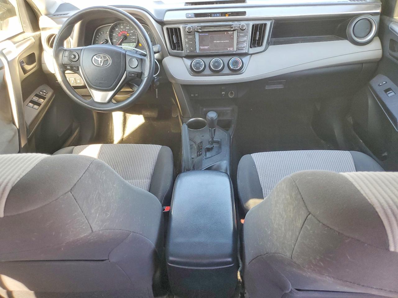 2015 TOYOTA RAV4 LE photo 8