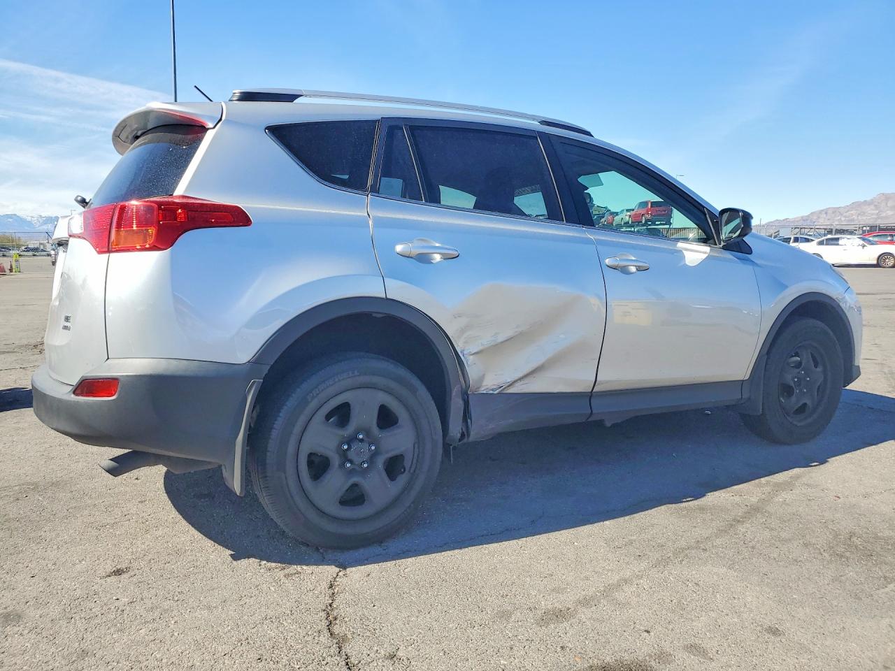 2015 TOYOTA RAV4 LE photo 3