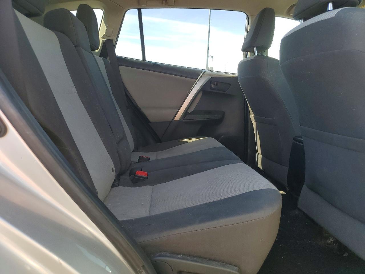 2015 TOYOTA RAV4 LE photo 10