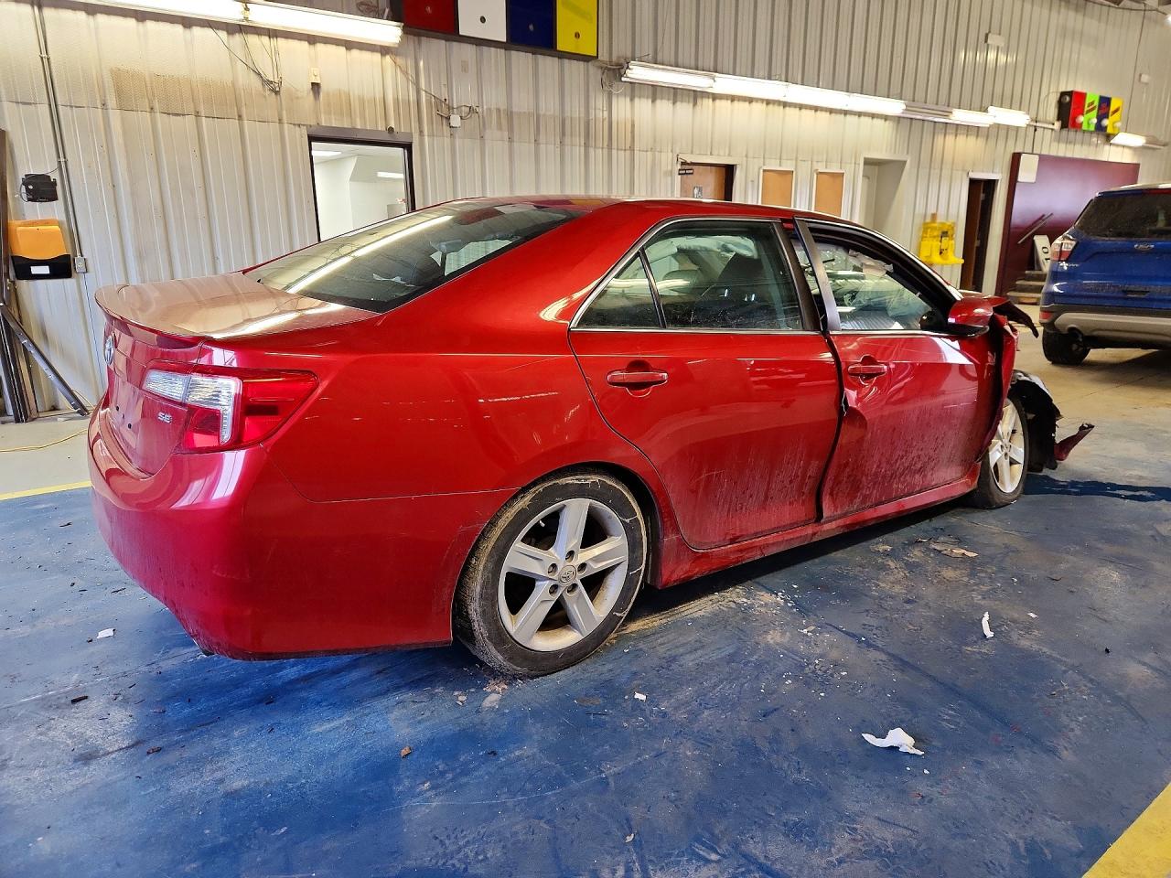2013 TOYOTA CAMRY L photo 3