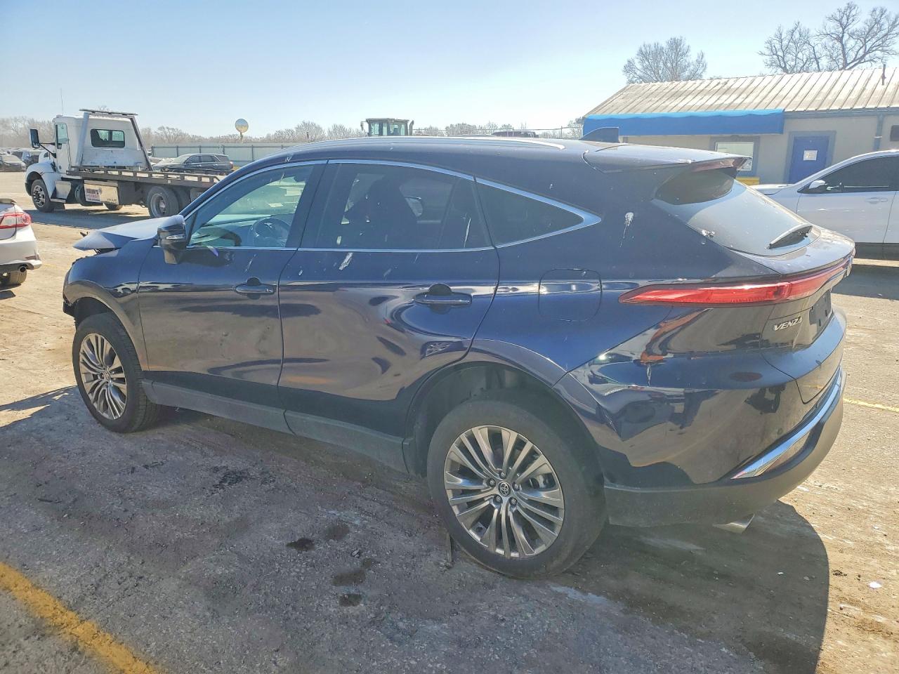2023 TOYOTA VENZA LE photo 2