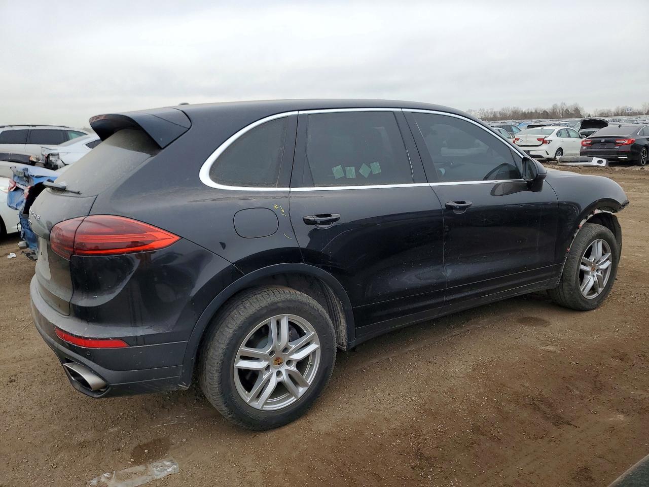 2016 PORSCHE CAYENNE photo 5