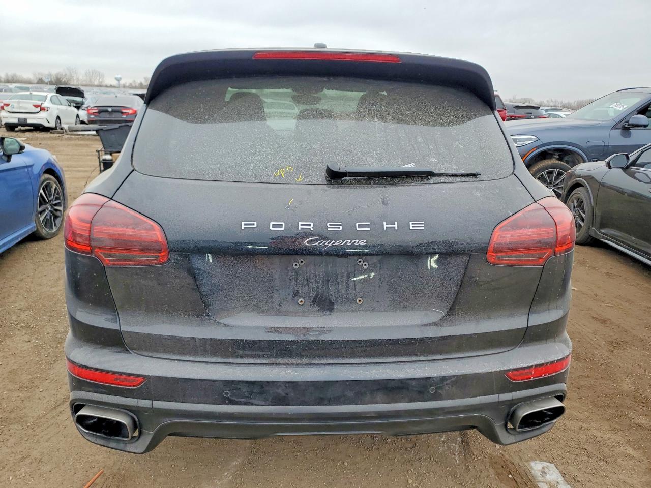 2016 PORSCHE CAYENNE photo 11