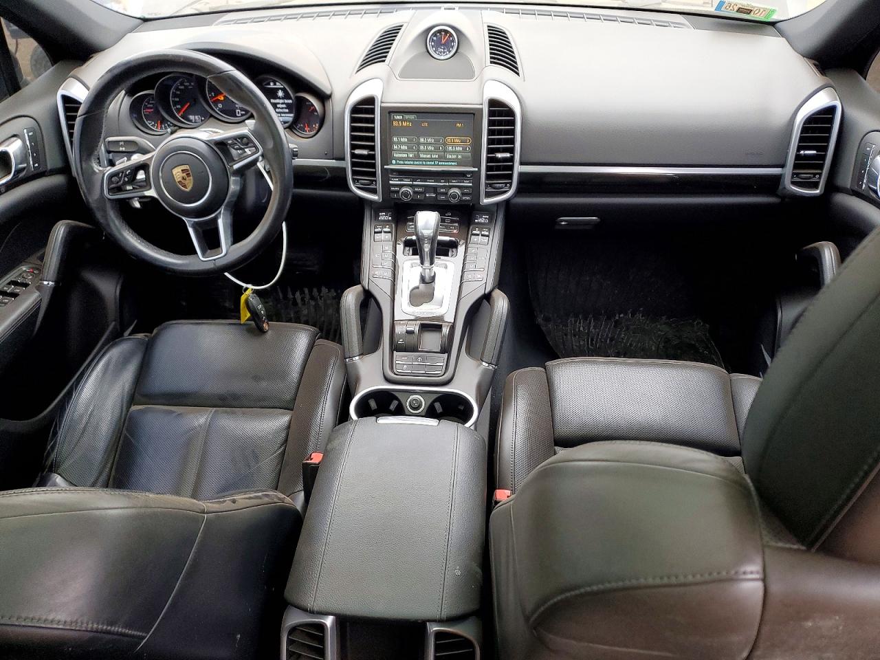 2016 PORSCHE CAYENNE photo 15