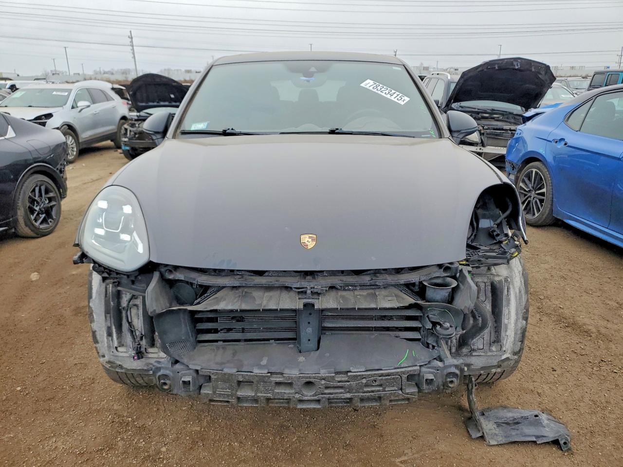2016 PORSCHE CAYENNE photo 9