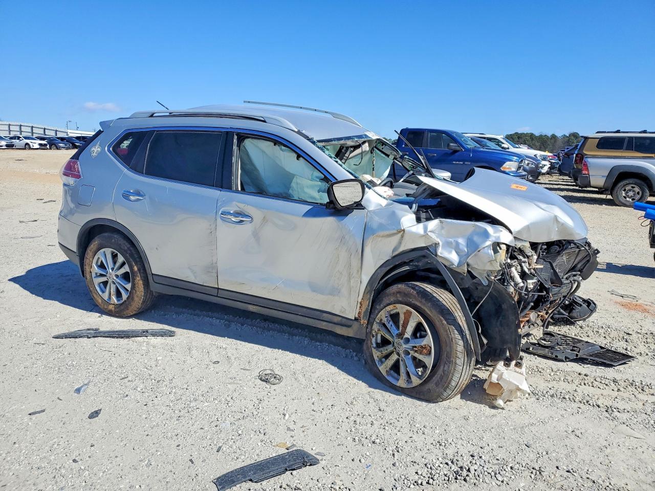 2014 NISSAN ROGUE S photo 4