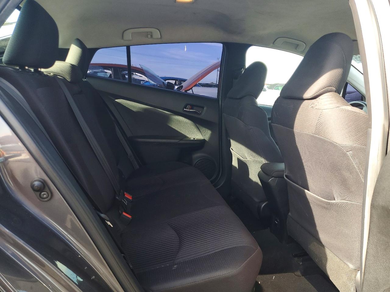 2016 TOYOTA PRIUS photo 10