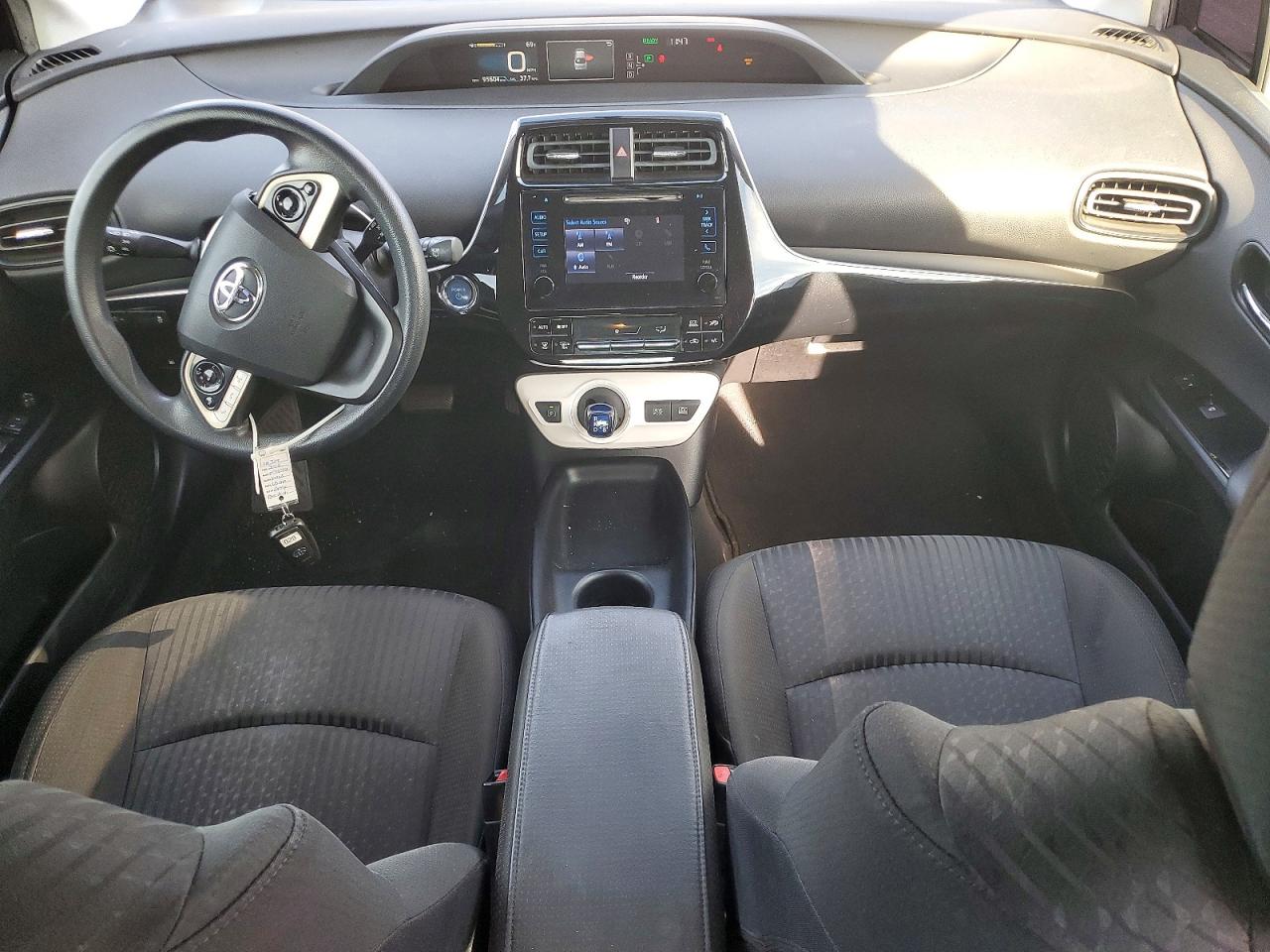2016 TOYOTA PRIUS photo 8
