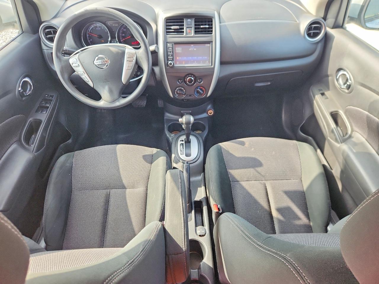 2019 NISSAN VERSA SV photo 15