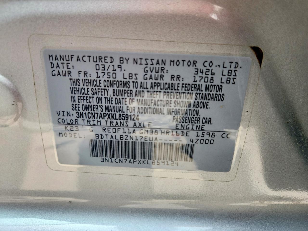 2019 NISSAN VERSA SV photo 25