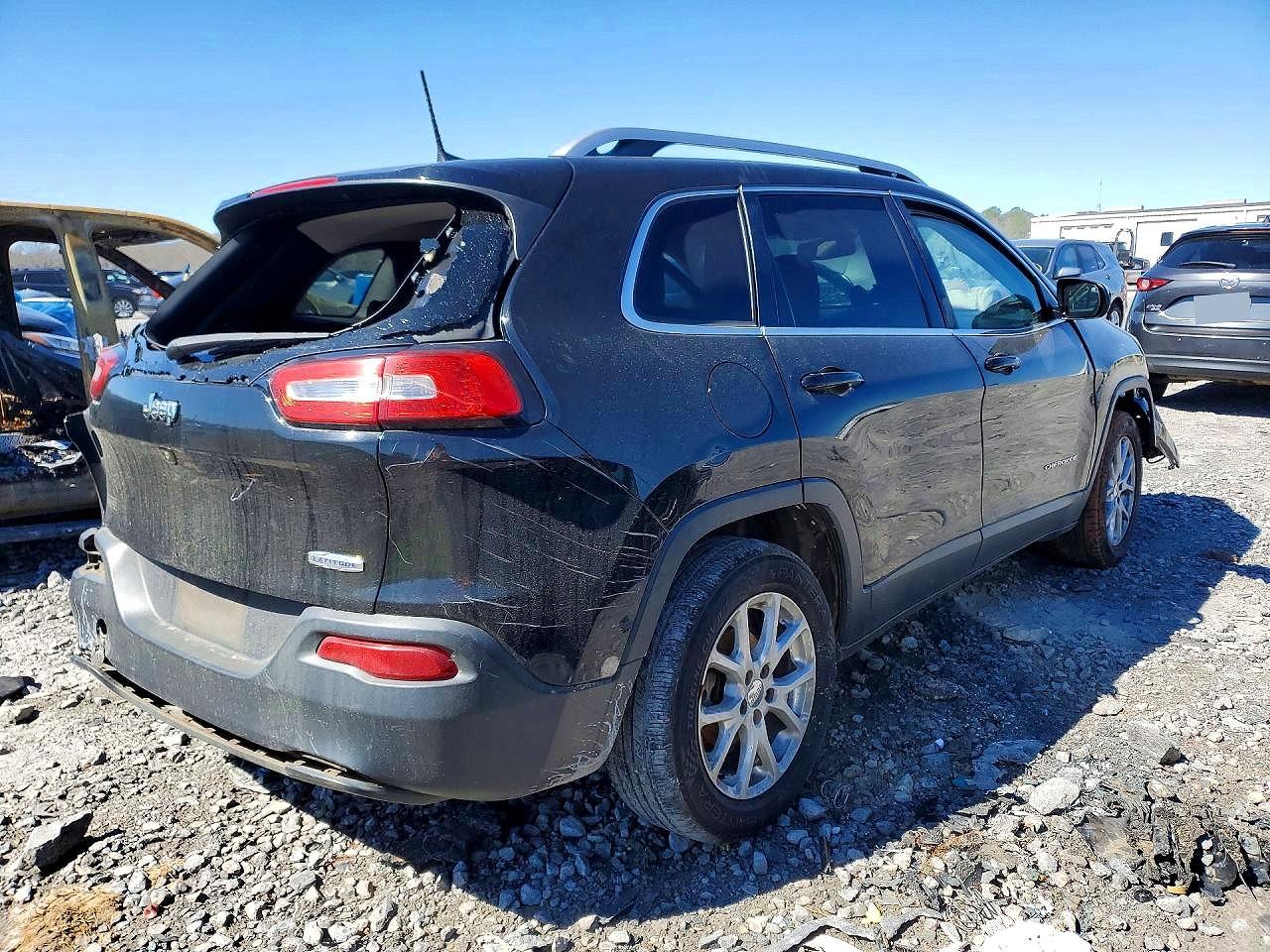 2018 JEEP CHEROKEE LATITUDE photo 3