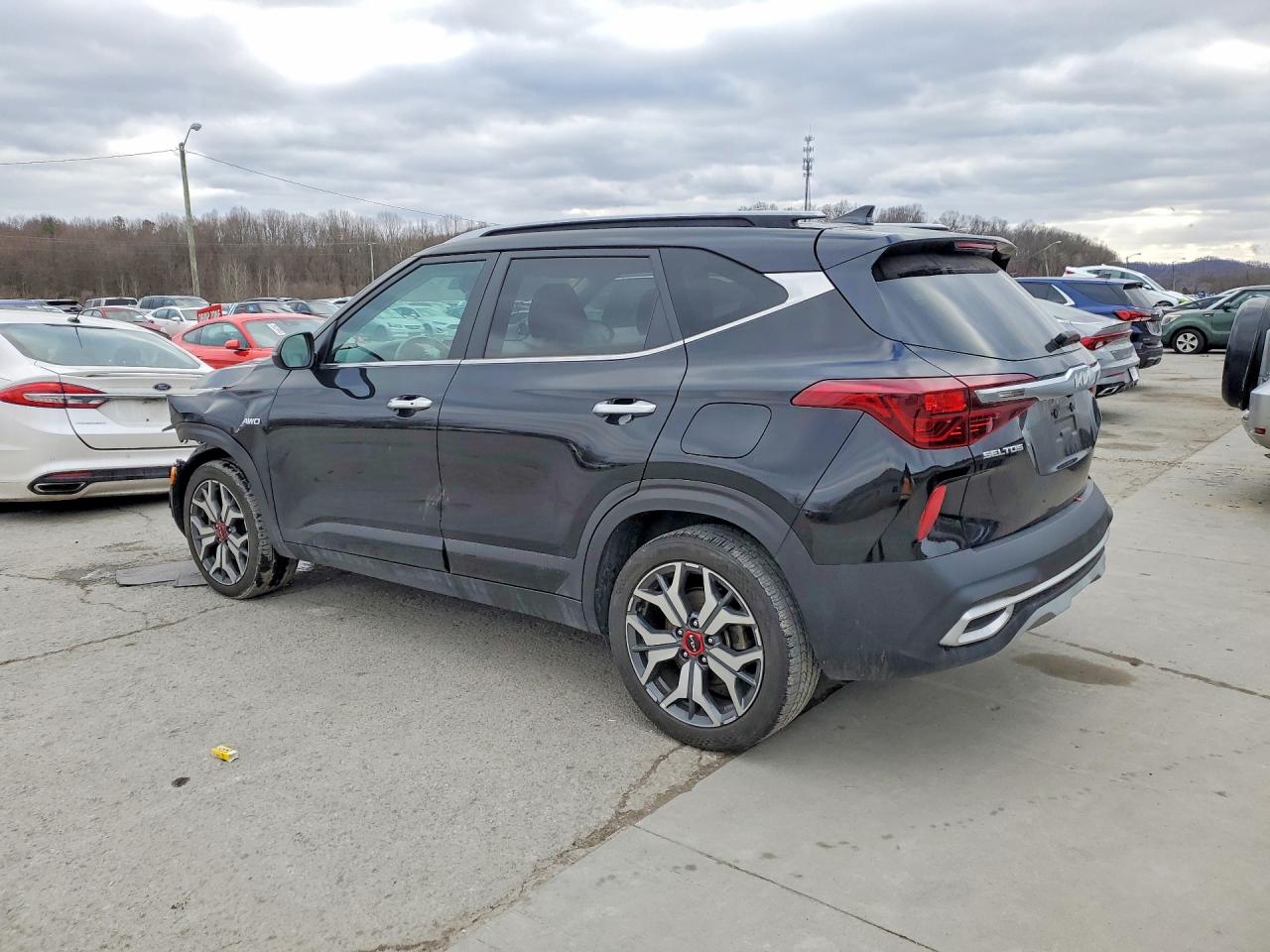 2023 KIA SELTOS SX photo 3