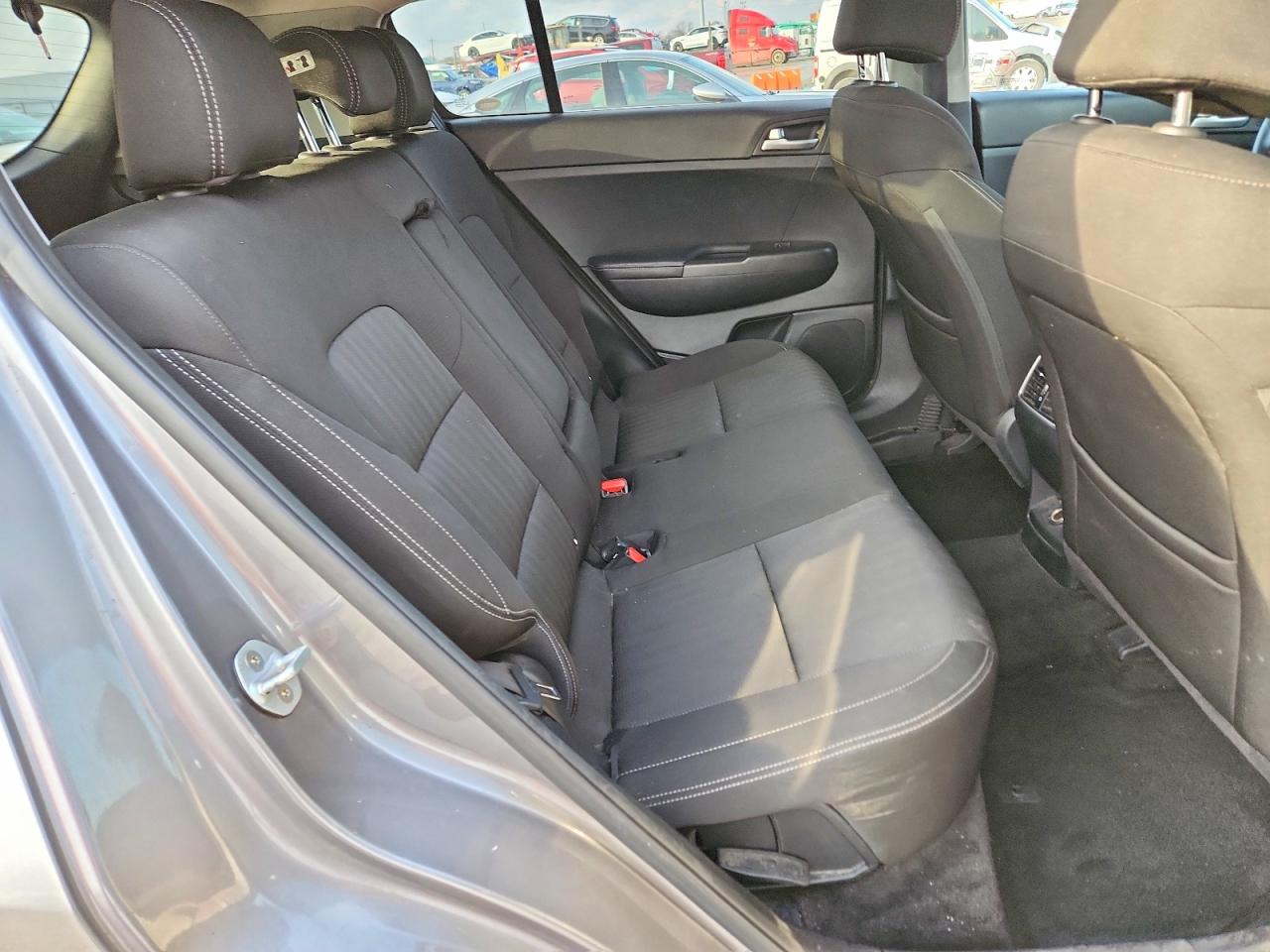 2017 KIA SPORTAGE LX photo 21