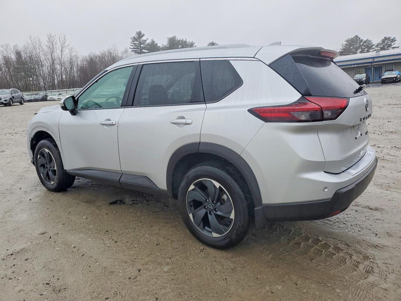 2024 NISSAN ROGUE SV photo 3