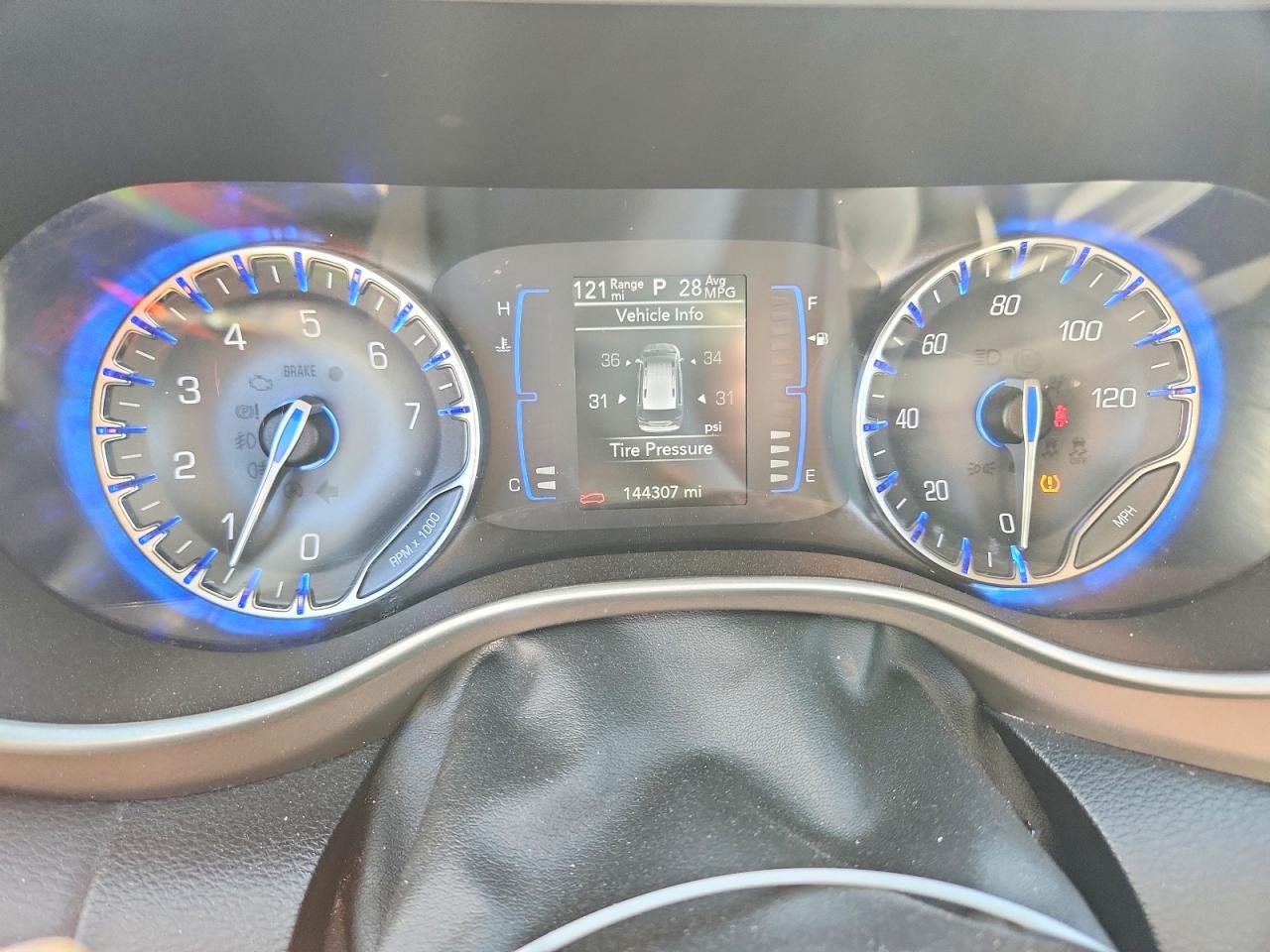 2019 CHRYSLER PACIFICA TOURING L photo 9