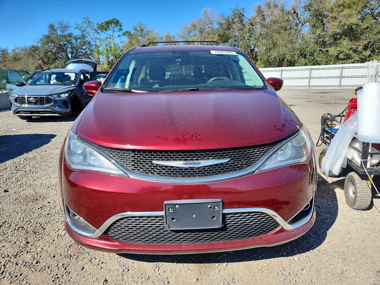 2019 CHRYSLER PACIFICA TOURING L photo 5