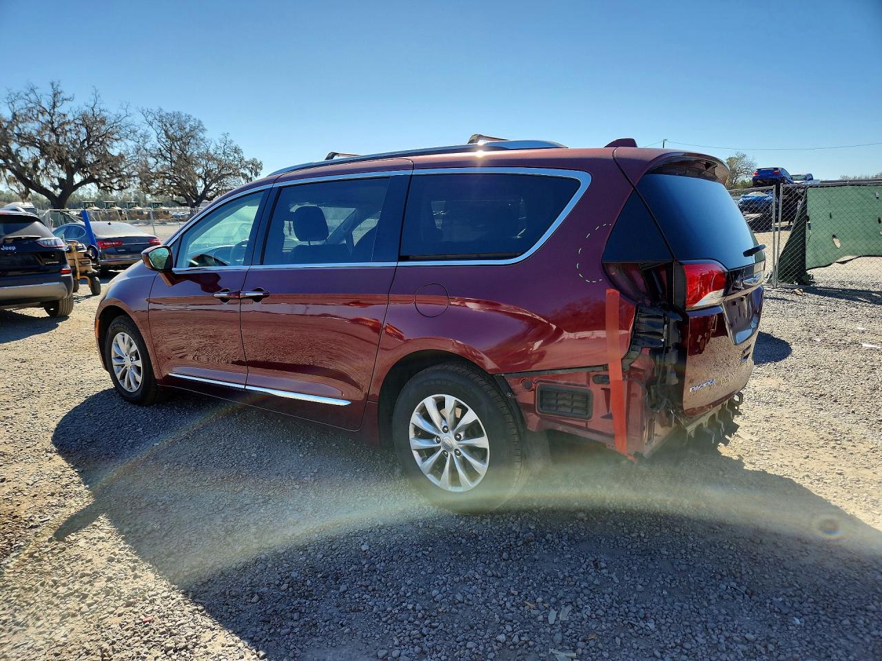 2019 CHRYSLER PACIFICA TOURING L photo 2