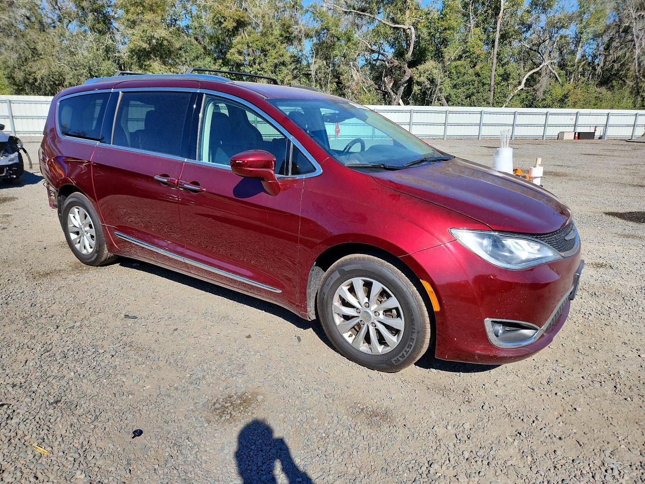 2019 CHRYSLER PACIFICA TOURING L photo 4