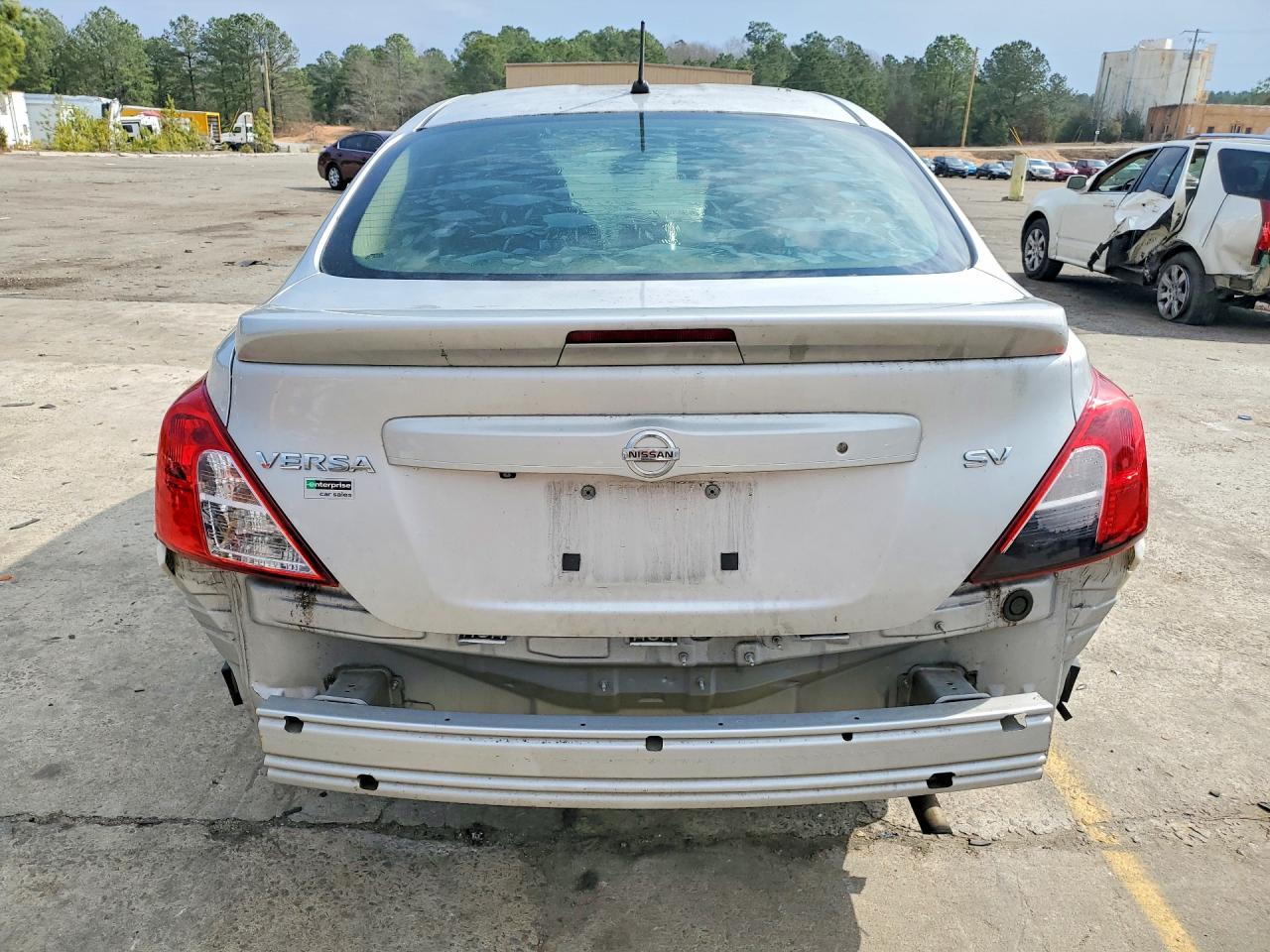 2019 NISSAN VERSA S photo 6