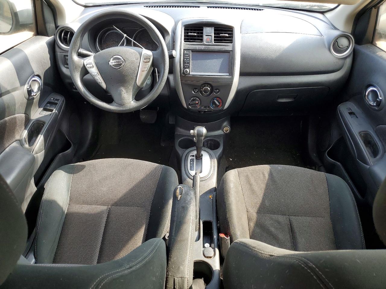 2019 NISSAN VERSA S photo 8