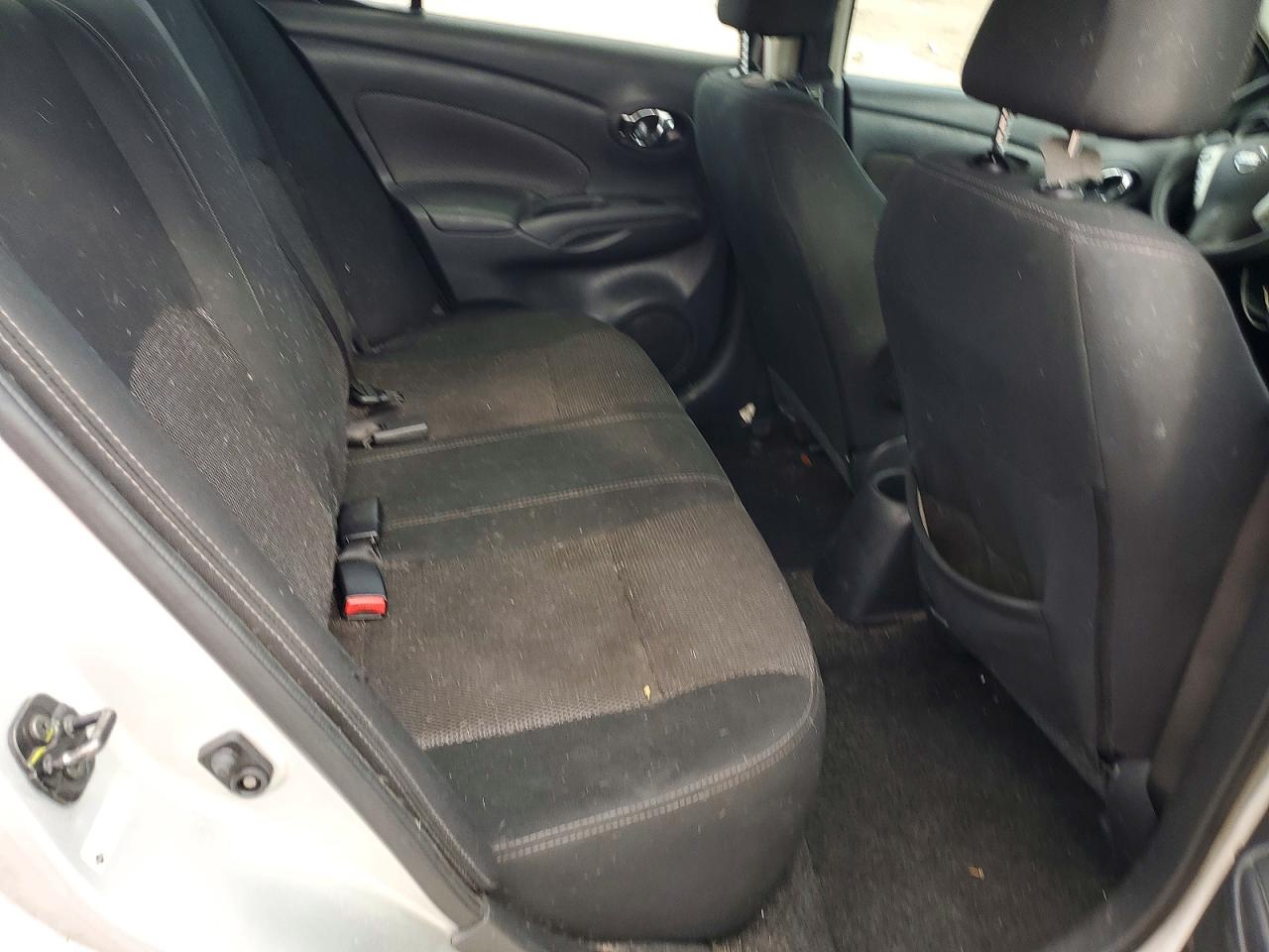 2019 NISSAN VERSA S photo 10