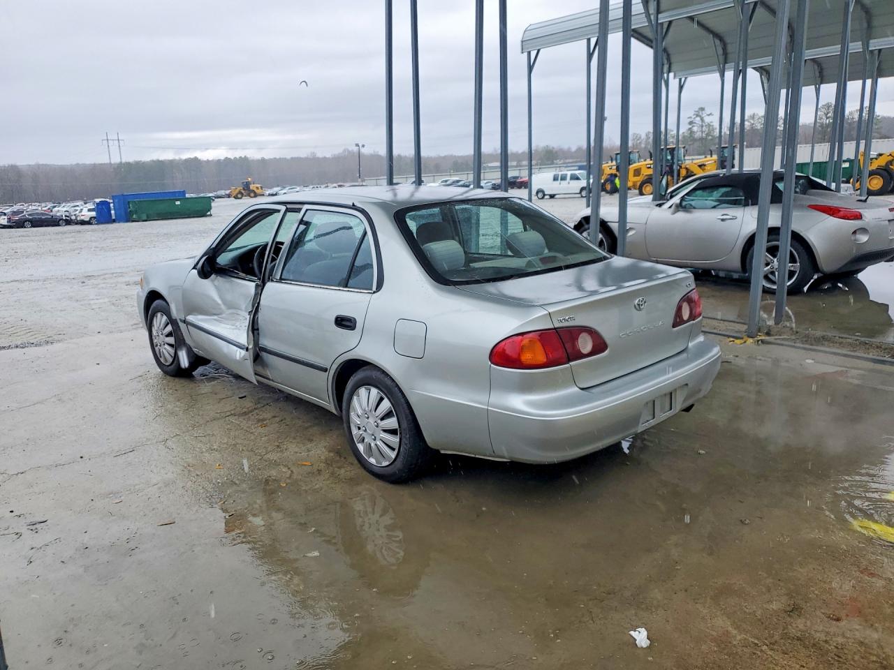 2001 TOYOTA COROLLA CE photo 2