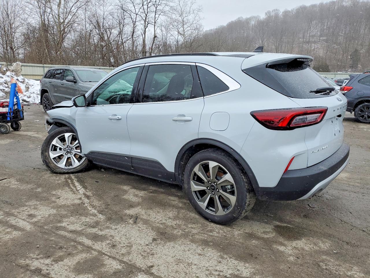 2025 FORD ESCAPE PLATINUM photo 4