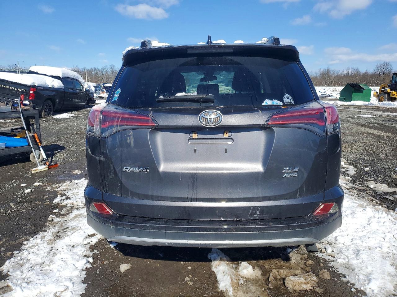 2018 TOYOTA RAV4 ADVENTURE photo 11