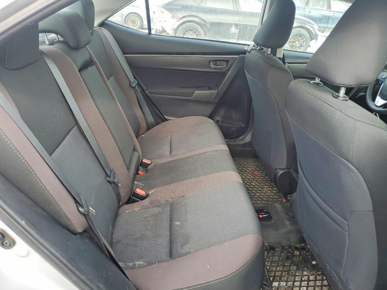 2019 TOYOTA COROLLA L photo 10