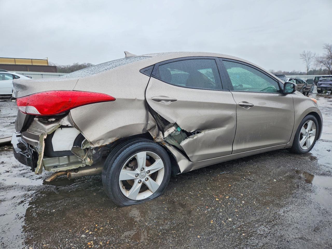 2013 HYUNDAI ELANTRA GLS photo 3