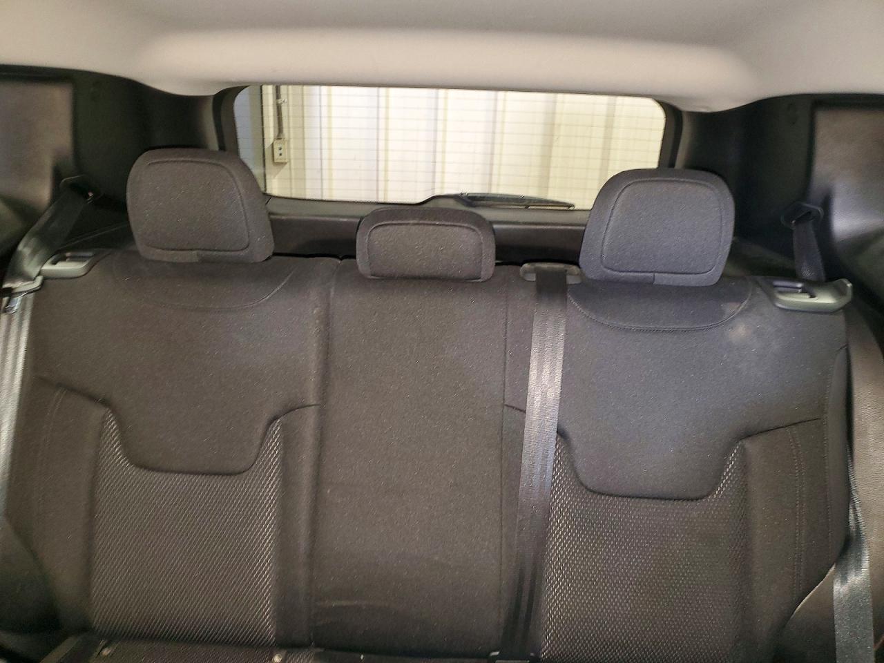 2020 JEEP RENEGADE LATITUDE photo 28