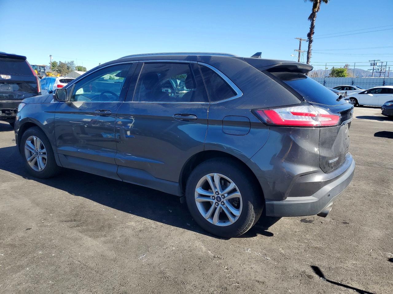 2019 FORD EDGE SEL photo 2