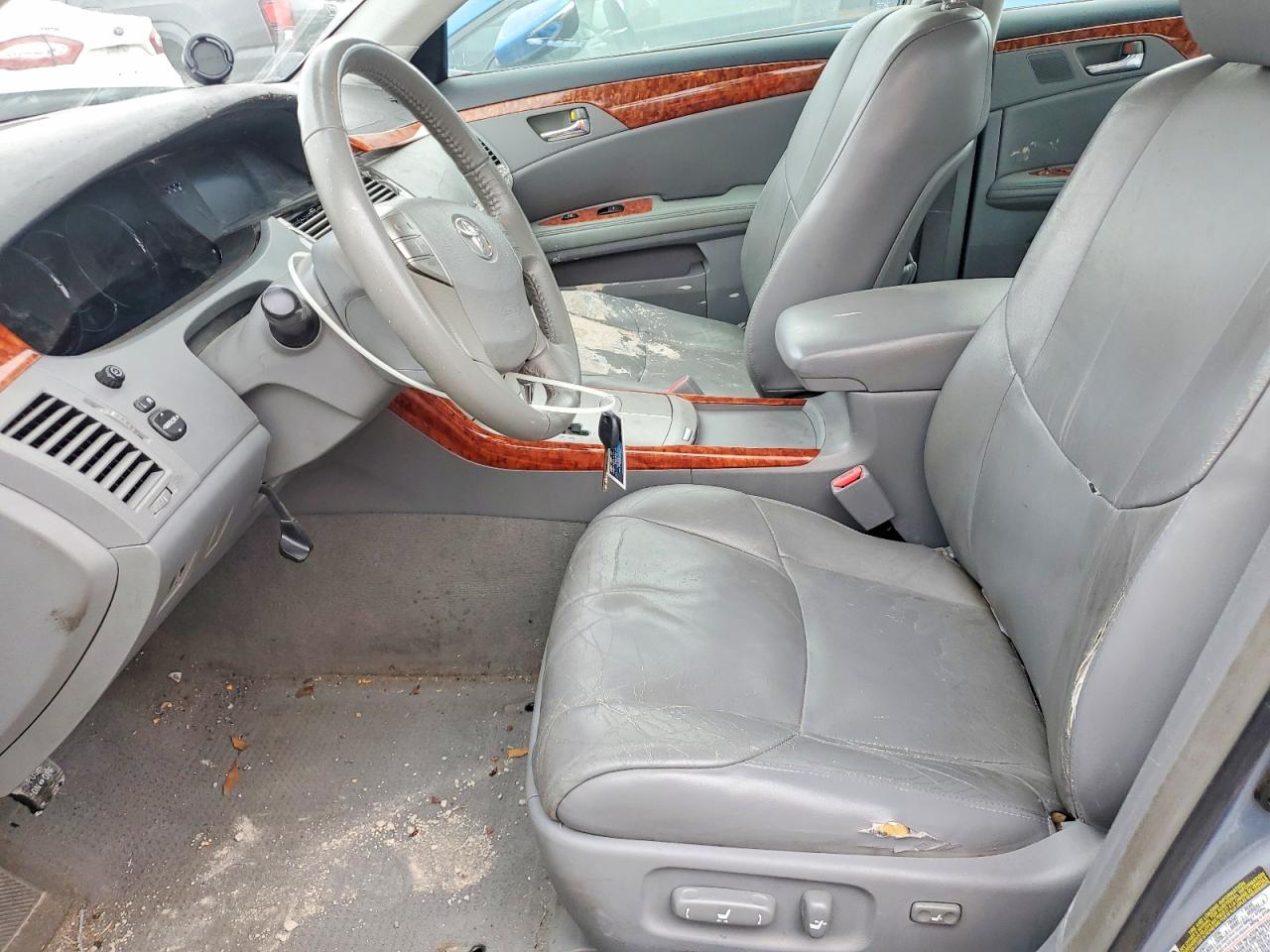 2006 TOYOTA AVALON XL photo 13