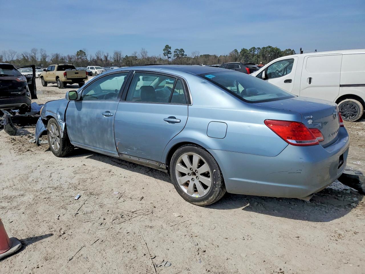 2006 TOYOTA AVALON XL photo 3