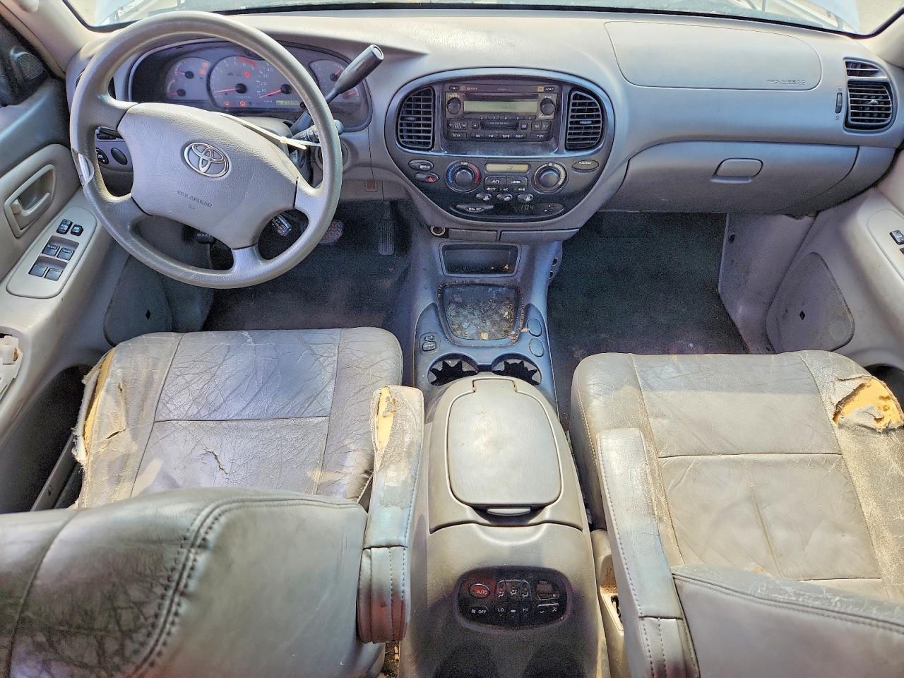 2004 TOYOTA SEQUOIA photo 8