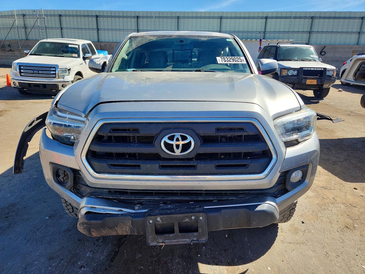 2017 TOYOTA TACOMA DOUBLE CAB photo 13