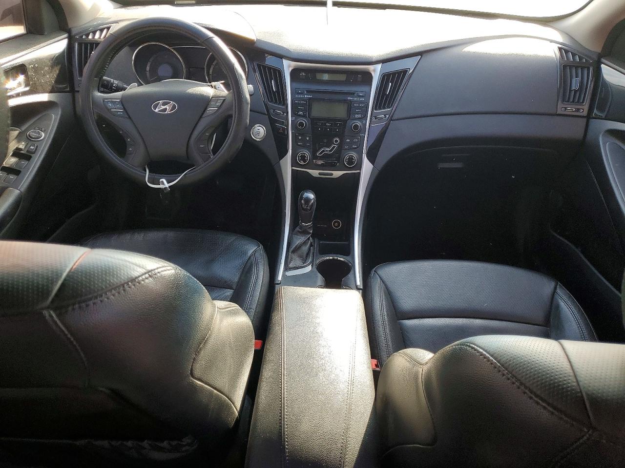 2013 HYUNDAI SONATA SE photo 8