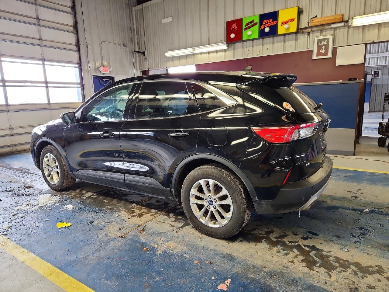 2022 FORD ESCAPE SE photo 3