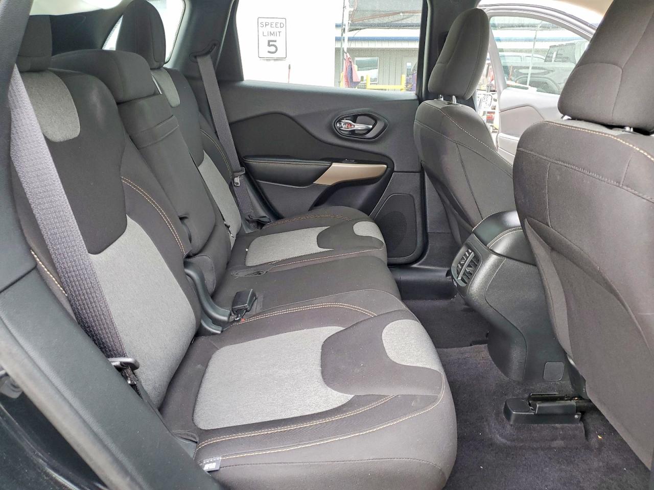 2018 JEEP CHEROKEE LATITUDE photo 10