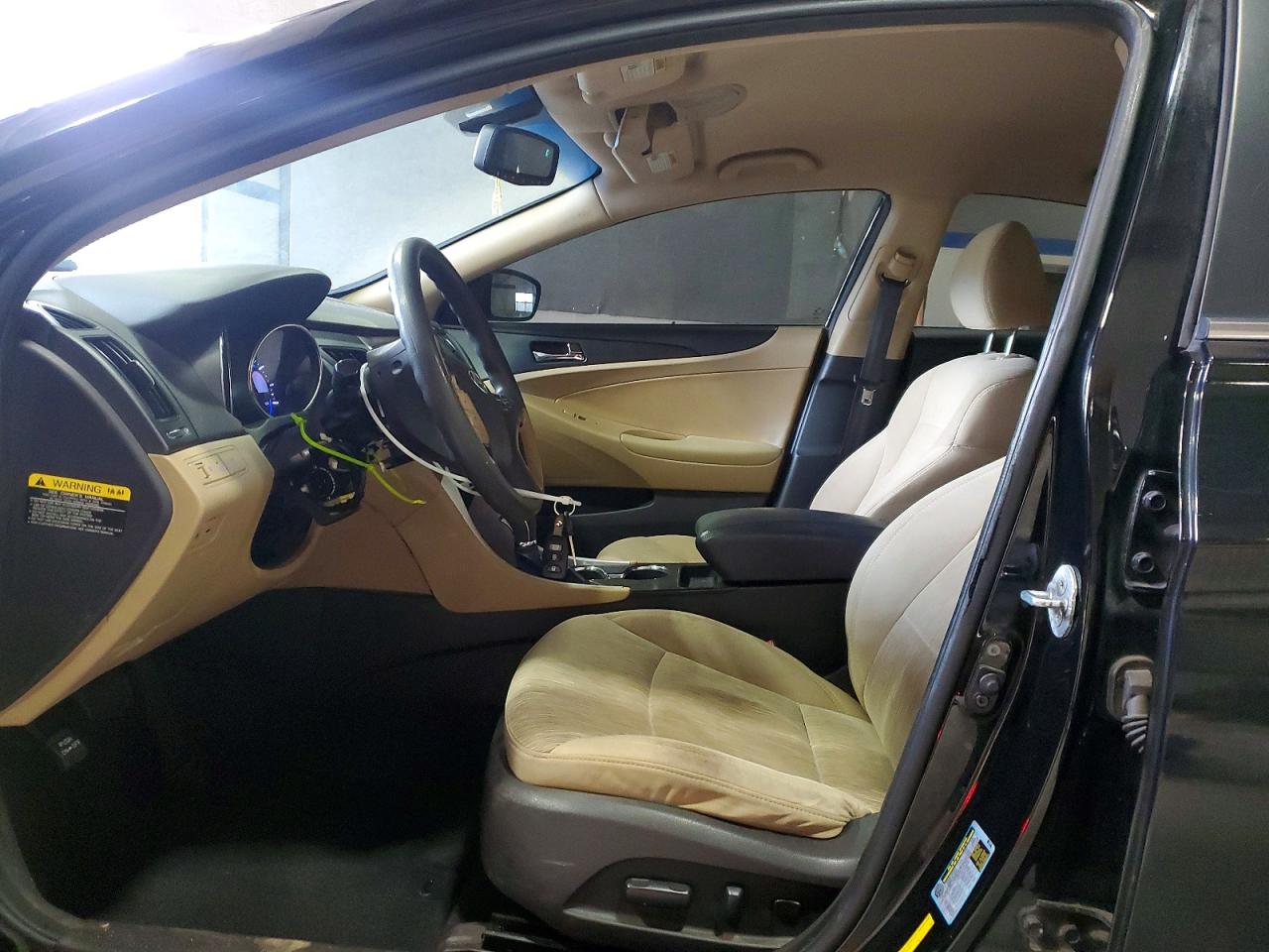 2012 HYUNDAI SONATA GLS photo 13