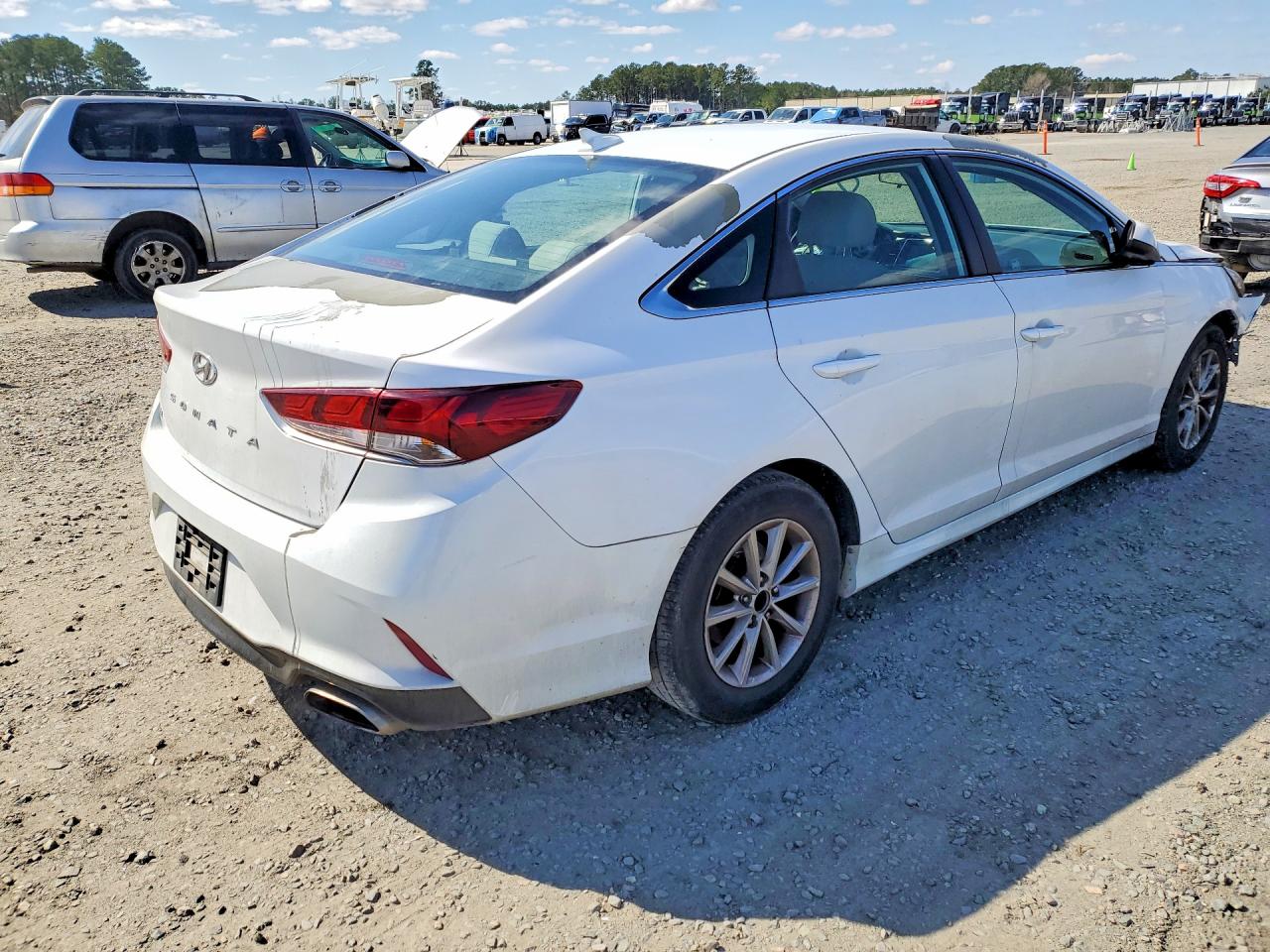 2018 HYUNDAI SONATA SE photo 5